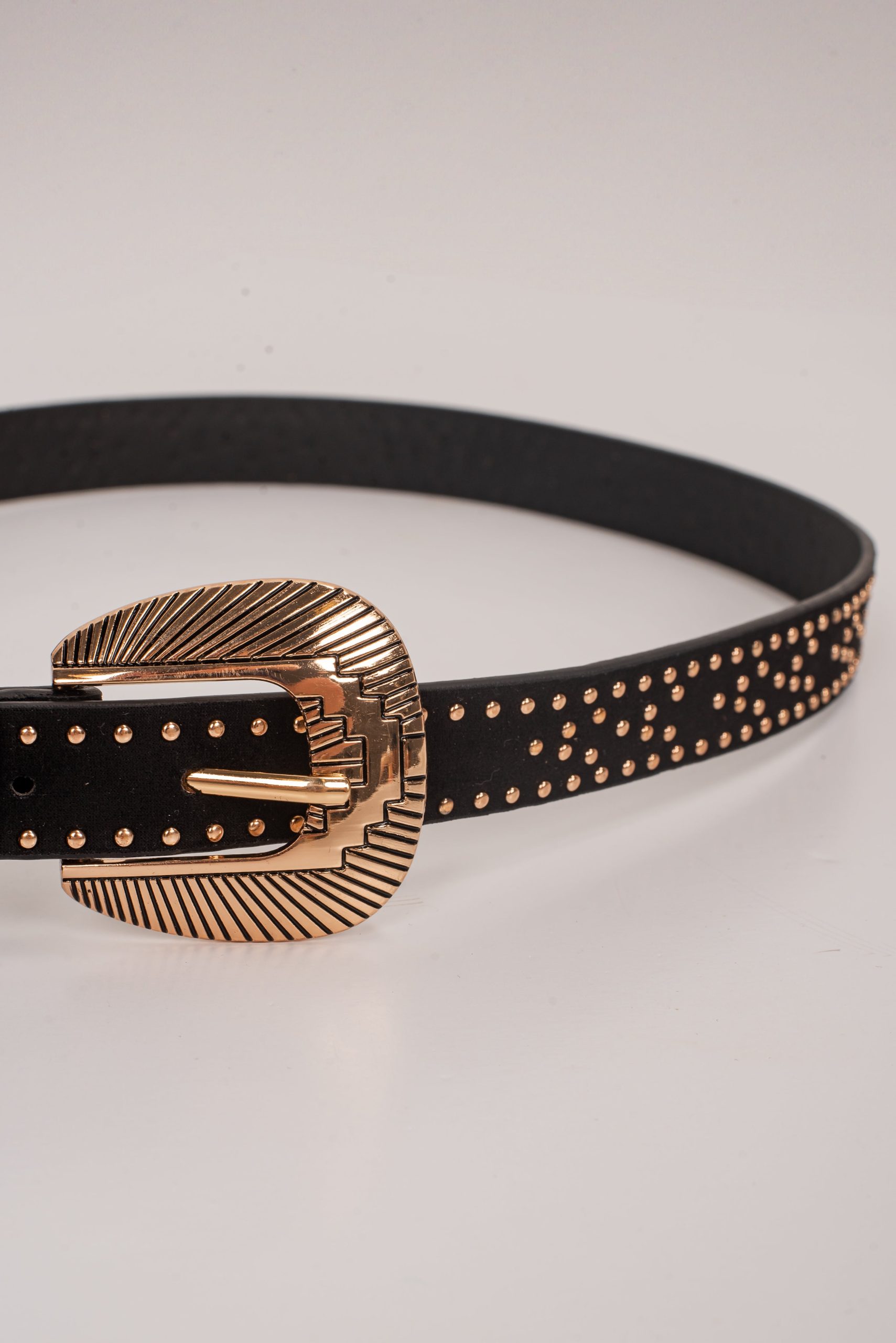 shopdressup_black_studded_belt-3.jpg